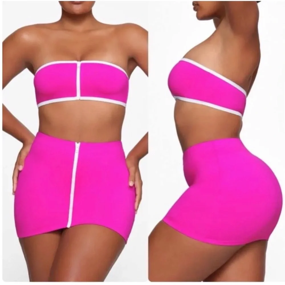 SKIMS Sporty Zipper Swim Mini Skirt in Hibiscous Hot Pink Size Large NEW